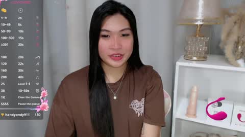 Snapshot of claire_wntr chatting on 07/06/26, 05:37 CLAIRE online show from 07/06/26, 05:37