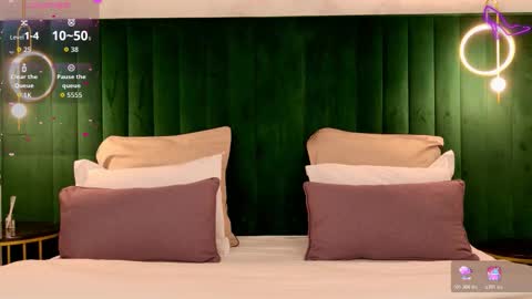 Snapshot of clairemathis chatting on 01/14/26, 12:22 Claire online show from 01/14/26, 12:22