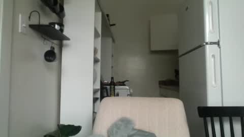 Snapshot of clairerae3 chatting on 11/14/25, 07:56 clairerae3 online show from 11/14/25, 07:56