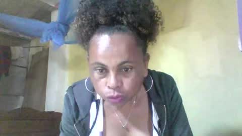 Snapshot of clairette9794 chatting on 06/10/26, 08:02 clairette9794 online show from 06/10/26, 08:02