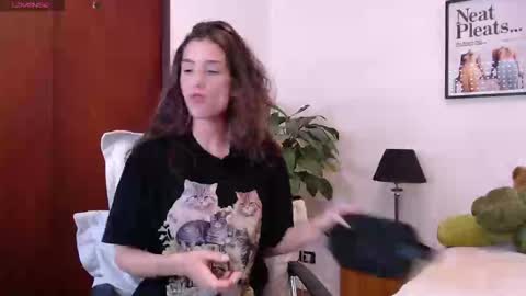 clairevarhol online show from 11/04/25, 07:02