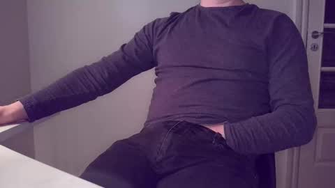 Snapshot of clamshive7 chatting on 02/21/26, 12:11 clamshive7 online show from 02/21/26, 12:11