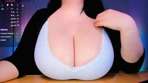 Snapshot of clara4love chatting on 01/19/25, 05:26 Clara online show from 01/19/25, 05:26
