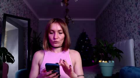 Snapshot of clara_bendover chatting on 12/17/24, 07:15 Clara online show from 12/17/24, 07:15