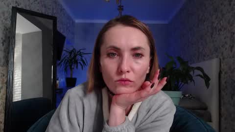 Snapshot of clara_bendover chatting on 10/16/25, 06:20 Clara online show from 10/16/25, 06:20