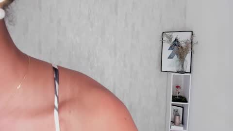 Clara  online show from 01/05/25, 06:02