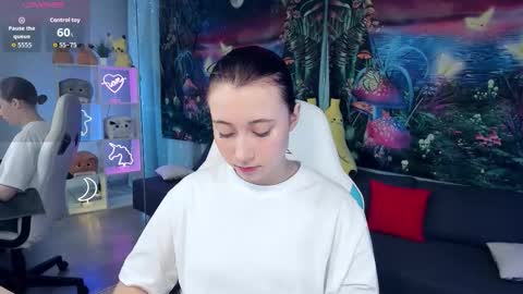 Snapshot of clarabenson chatting on 09/15/25, 06:41 clarabenson online show from 09/15/25, 06:41