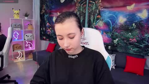 Snapshot of clarabenson chatting on 10/14/25, 06:31 clarabenson online show from 10/14/25, 06:31