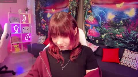 Snapshot of clarabenson chatting on 11/20/25, 07:24 clarabenson online show from 11/20/25, 07:24