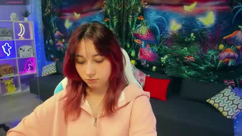 Snapshot of clarabenson chatting on 11/24/25, 07:35 clarabenson online show from 11/24/25, 07:35