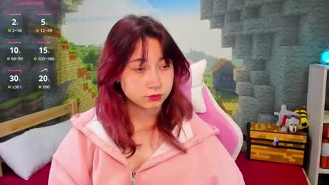 Snapshot of clarabenson chatting on 11/28/25, 07:38 clarabenson online show from 11/28/25, 07:38