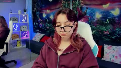 Snapshot of clarabenson chatting on 11/29/25, 08:45 clarabenson online show from 11/29/25, 08:45