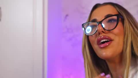 ClaraHazel online show from 09/25/25, 04:05