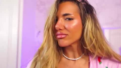 ClaraHazel online show from 10/11/25, 04:44