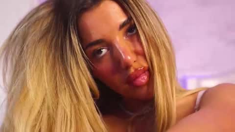 ClaraHazel online show from 10/17/25, 05:10