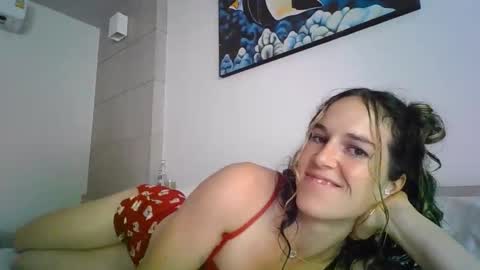 Snapshot of claralafontaine chatting on 03/22/26, 02:04 claralafontaine online show from 03/22/26, 02:04