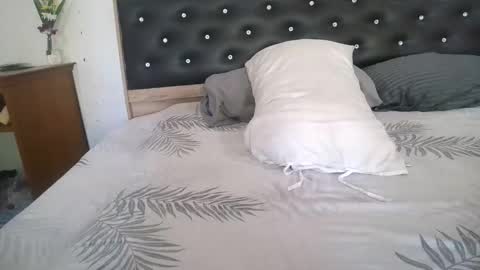 Snapshot of claralafontaine chatting on 04/18/26, 02:26 claralafontaine online show from 04/18/26, 02:26