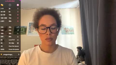 Snapshot of claralipinski chatting on 03/08/26, 08:18 Selena online show from 03/08/26, 08:18