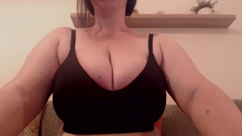 Clara online show from 06/13/26, 10:40