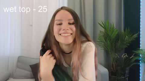 Snapshot of clare_ff chatting on 03/05/25, 01:06 Claire online show from 03/05/25, 01:06