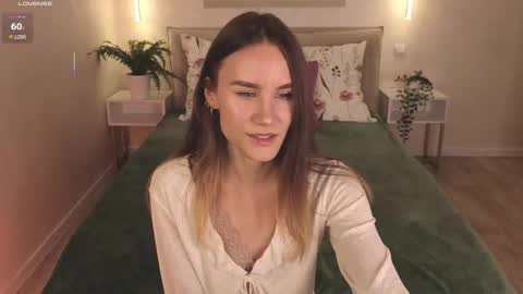 Snapshot of clare_ff chatting on 09/19/25, 01:23 Claire online show from 09/19/25, 01:23