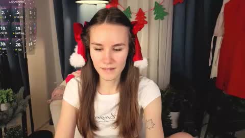 Snapshot of clare_ff chatting on 12/20/25, 01:40 Claire online show from 12/20/25, 01:40