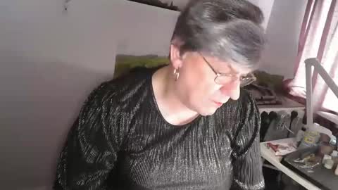 Snapshot of clarem chatting on 03/06/26, 11:28 clare nylons online show from 03/06/26, 11:28