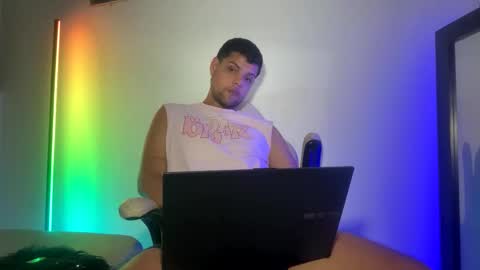 Snapshot of clarentz_baileys chatting on 09/20/25, 04:57 Clarentz bby online show from 09/20/25, 04:57