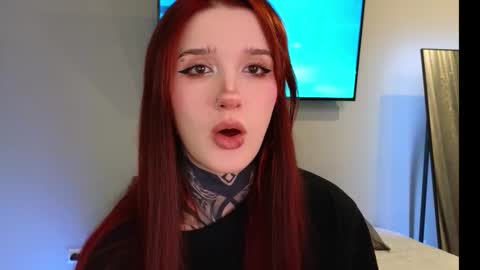 Snapshot of clarewoods chatting on 02/10/26, 08:46 Sophie online show from 02/10/26, 08:46