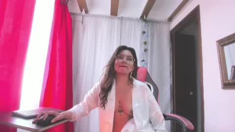 Snapshot of clarise17 chatting on 04/18/26, 07:58 Charlotte online show from 04/18/26, 07:58