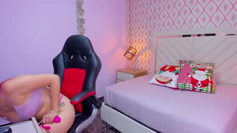 Snapshot of clarise_hall chatting on 12/06/24, 07:56 C L A R I S E online show from 12/06/24, 07:56