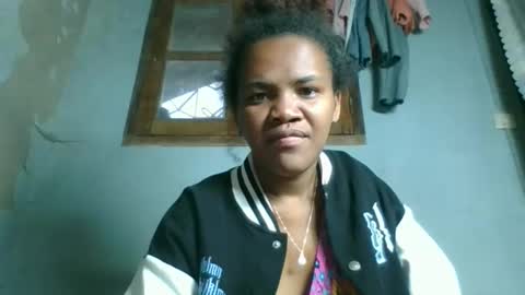 clarisse98 online show from 10/21/25, 02:12