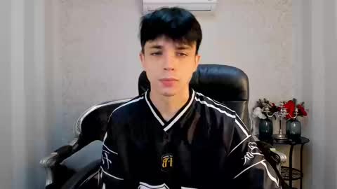 Snapshot of clarkbev chatting on 03/11/26, 07:47 Clark online show from 03/11/26, 07:47