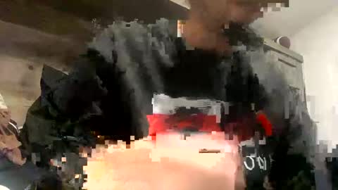 Snapshot of clarkshammer95 chatting on 02/08/25, 04:36 clarkshammer95 online show from 02/08/25, 04:36