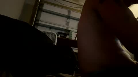 Snapshot of clarkshammer95 chatting on 03/03/25, 05:20 clarkshammer95 online show from 03/03/25, 05:20