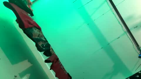 Snapshot of clarkshammer95 chatting on 09/25/25, 05:16 clarkshammer95 online show from 09/25/25, 05:16