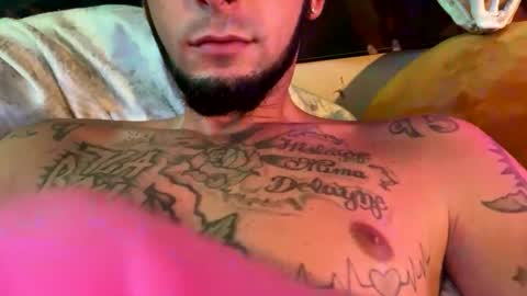 Snapshot of clarkshammer95 chatting on 10/17/25, 03:53 clarkshammer95 online show from 10/17/25, 03:53