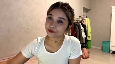 Lara online show from 10/29/25, 06:09