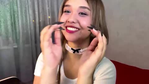 Lara online show from 11/27/25, 06:21