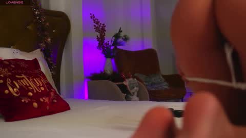 Snapshot of classybarby__ chatting on 12/23/25, 03:26 Velma online show from 12/23/25, 03:26