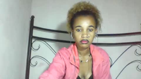 Snapshot of claudiannah chatting on 05/19/26, 05:52 claudianne online show from 05/19/26, 05:52