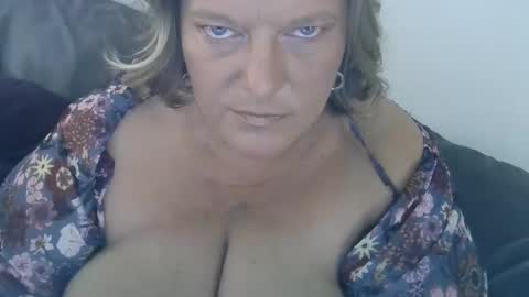 Snapshot of claudineddd chatting on 12/22/24, 10:47 ClaudineDDD online show from 12/22/24, 10:47