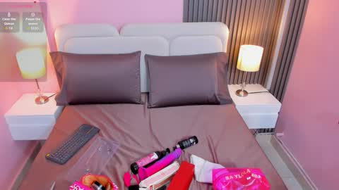 Snapshot of clawdeen__wolf chatting on 12/18/25, 08:37 clauwdeen wolf online show from 12/18/25, 08:37