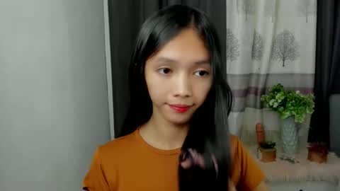 Snapshot of claxy_kimslut chatting on 10/15/25, 12:38 KIM online show from 10/15/25, 12:38