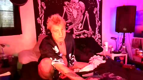 Snapshot of cleanhole4you chatting on 04/04/26, 01:08 cleanhole4you online show from 04/04/26, 01:08