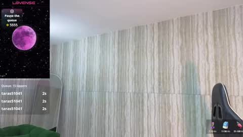 Snapshot of clementine_t chatting on 10/03/25, 11:51 Clementine online show from 10/03/25, 11:51