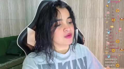 Snapshot of clementine_t chatting on 10/25/25, 12:23 Clementine online show from 10/25/25, 12:23