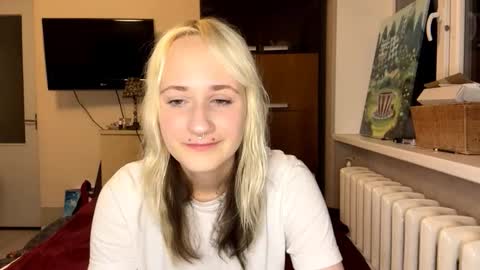 Jenny online show from 11/05/25, 06:41