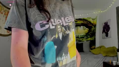 Snapshot of cleo_cam chatting on 04/09/26, 01:27 Cleo Schedule Updates online show from 04/09/26, 01:27