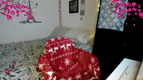 cleo_christmas online show from 06/19/26, 12:48